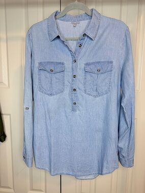 Charlotte Russe long sleeve, roll tab, denim women size large